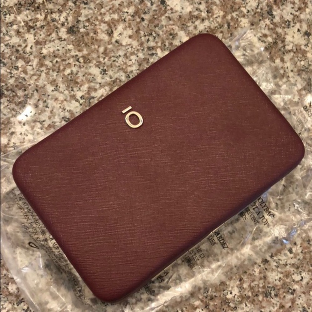 Brand new doterra essential oils burgundy carry on bag, clutch, case,pouch,purse